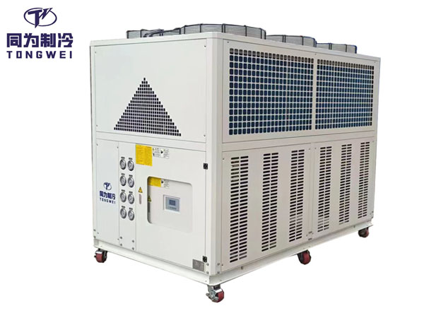 Quali vantaggi derivano dall'utilizzo di refrigeratori d'acqua per i processi di raffreddamento