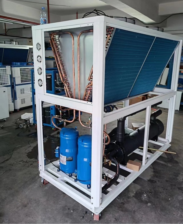 Come eseguire la manutenzione ordinaria sui refrigeratori d'acqua industriali?