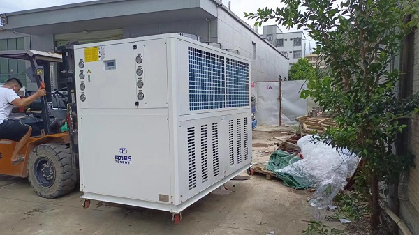 Quali sono le cause della perdita del refrigeratore d'acqua? Come risolverlo?