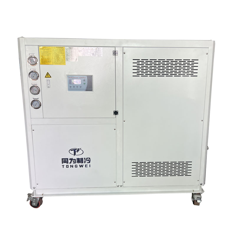 Perché un refrigeratore d'acqua industriale da 15 tonnellate è essenziale per la produzione moderna?